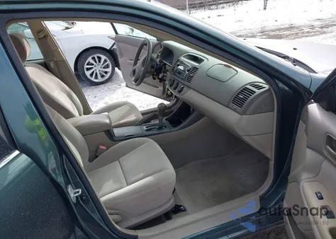 2002 Toyota Camry Le из США, поврежденный, VIN 4T1BE32K52U632588